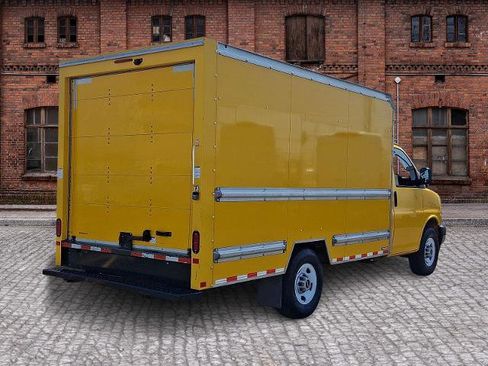 Used 2021 GMC Savana 3500 w/ Power Convenience Package image 4