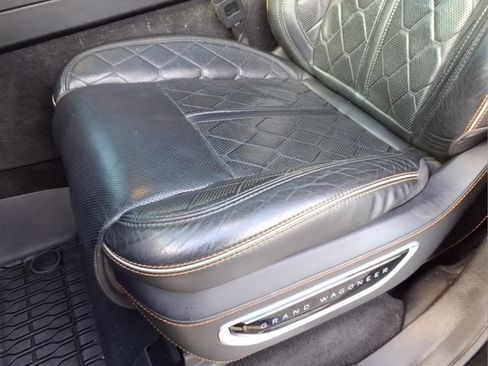 Used 2022 Jeep Grand Wagoneer Series III w/ Rear Seat Video Group 1 AWD/4WD image 13