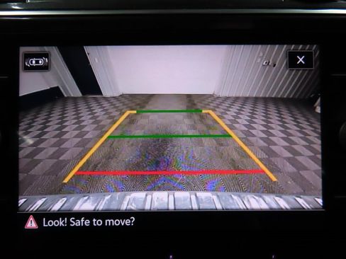 Used 2022 Volkswagen Tiguan SE image 15