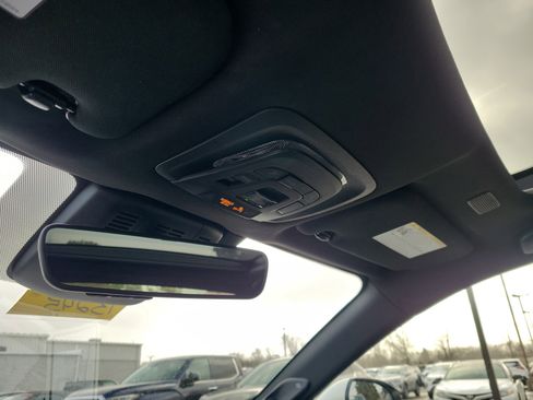 Used 2024 Toyota Crown Limited image 30