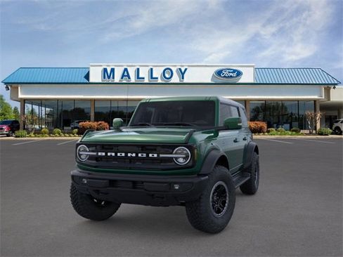 New 2025 Ford Bronco Outer Banks w/ Sasquatch Package image 2