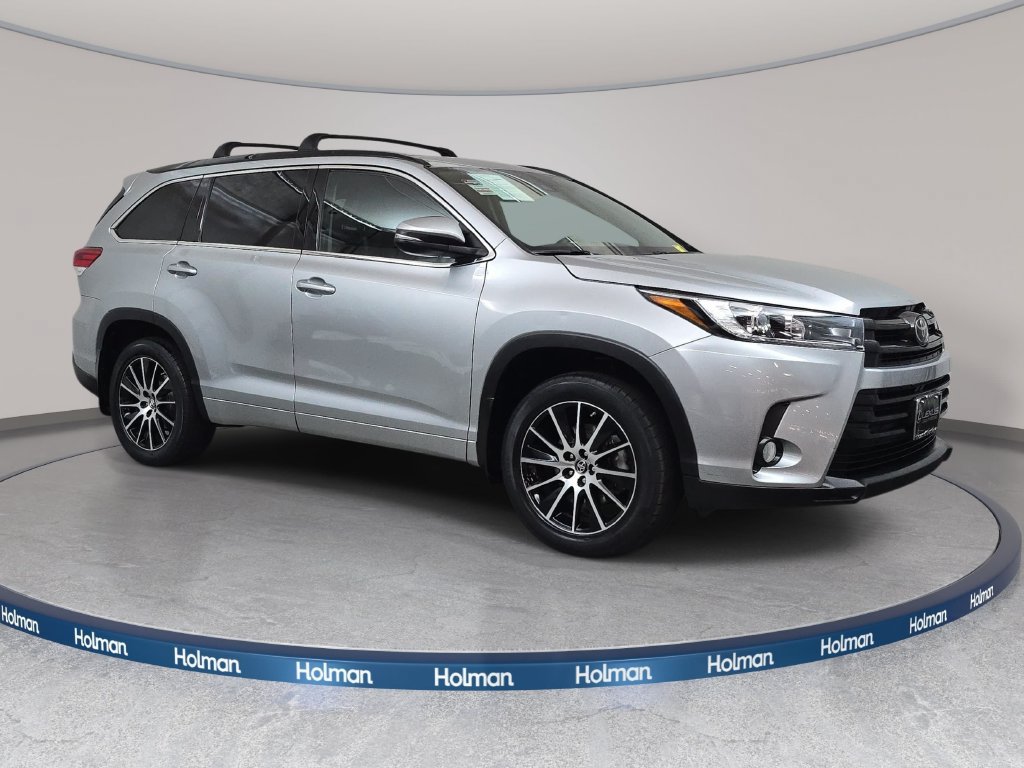 Used 2017 Toyota Highlander SE AWD/4WD image 4