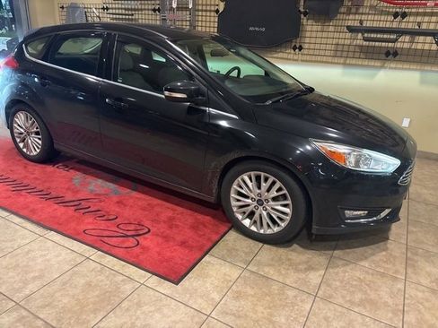 Used 2015 Ford Focus Titanium image 7
