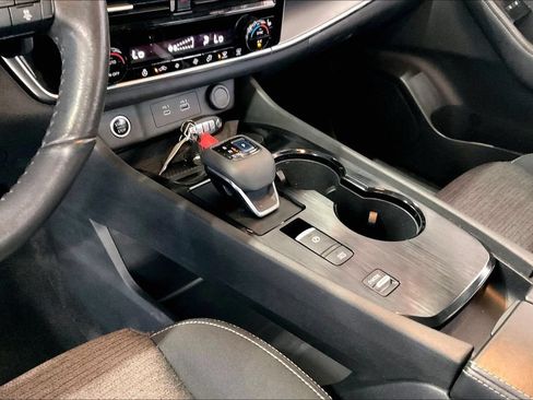 Used 2021 Nissan Rogue SV FWD image 11