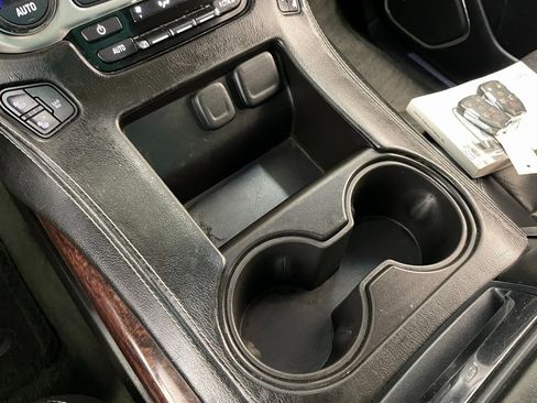 Used 2015 GMC Yukon XL SLT w/ Open Road Package image 42