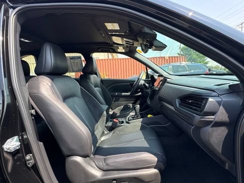 Used 2025 Subaru Forester Touring w/ Popular Package - Touring AWD/4WD image 13