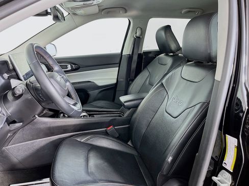 Used 2022 Jeep Compass Limited image 28