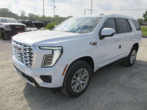 New 2026 GMC Yukon Denali w/ Sun & Power Step Package AWD/4WD image 9