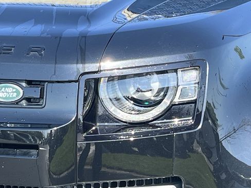 Used 2024 Land Rover Defender 130 S image 11