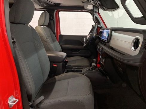 Used 2025 Jeep Wrangler Unlimited Sahara w/ Safety Group image 24