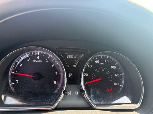 Used 2016 Nissan Versa SV w/ SV Appearance Package FWD image 8