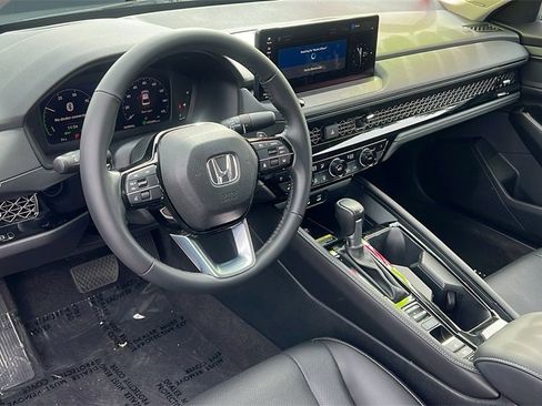Used 2023 Honda Accord Touring image 10