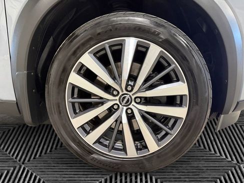Used 2022 Nissan Pathfinder Platinum AWD/4WD image 12