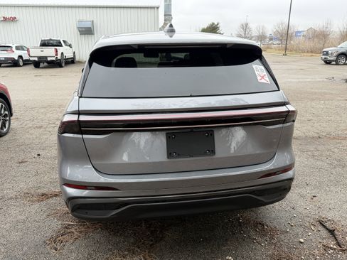 Used 2025 Lincoln Nautilus Premier w/ Equipment Group 102A image 8