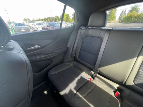 Used 2025 Buick Envista Preferred image 34