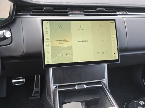 New 2025 Land Rover Range Rover SE image 37