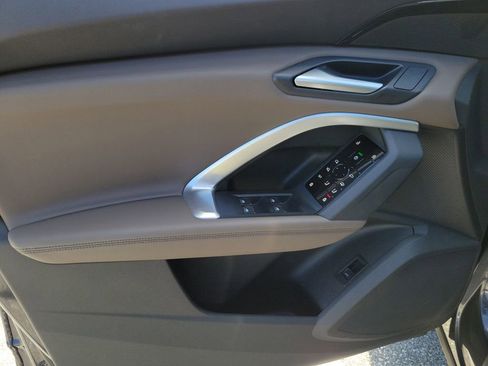 Certified 2025 Audi Q5 Premium w/ Convenience Package image 19