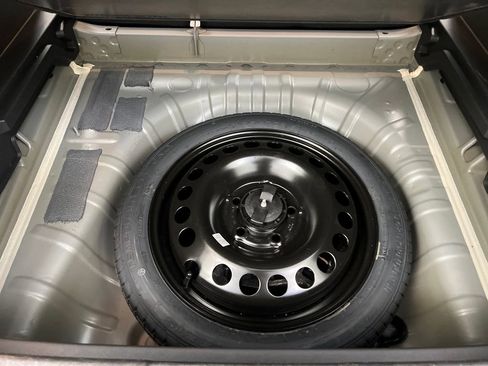 Used 2025 Chevrolet Trax LT image 32