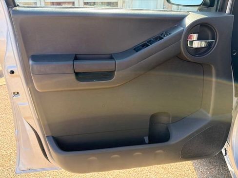 Used 2011 Nissan Xterra PRO-4X w/ Pro-4x Leather Pkg AWD/4WD image 15
