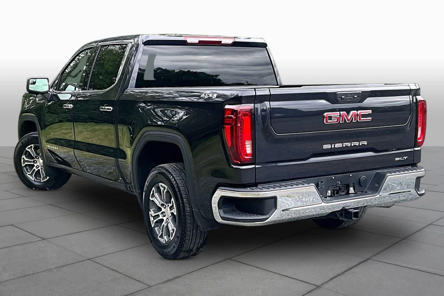 Used 2026 GMC Sierra 1500 SLT AWD/4WD image 12