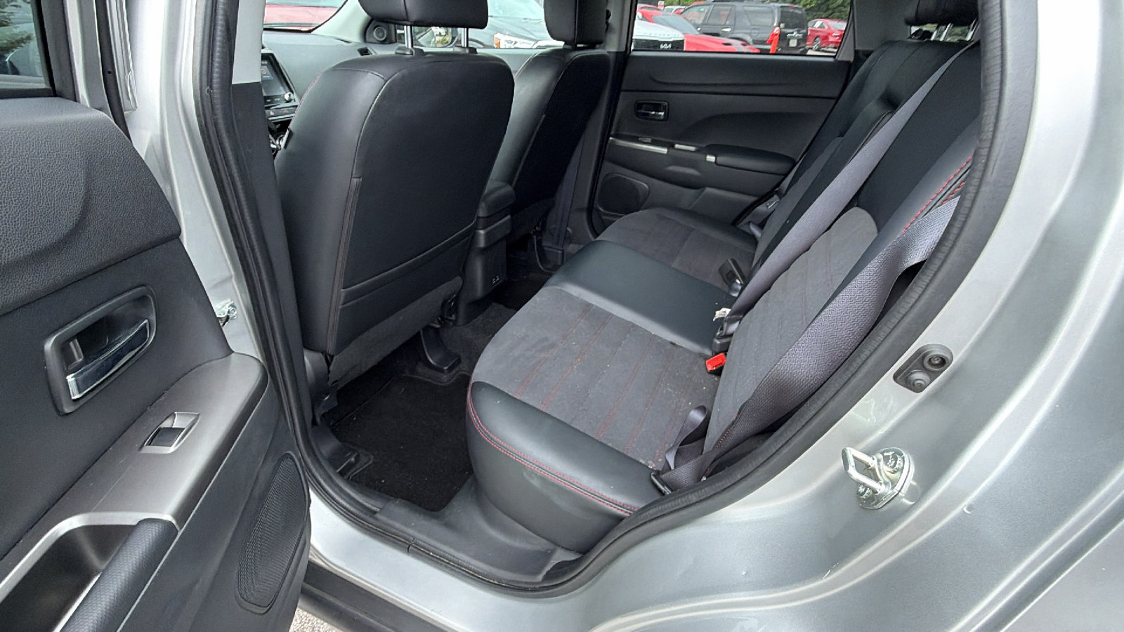 Used 2024 Mitsubishi Outlander Sport AWD image 23