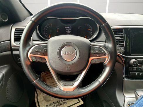 Used 2020 Jeep Grand Cherokee Altitude AWD/4WD image 19