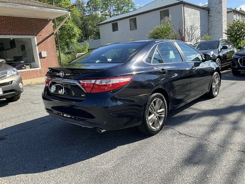 Used 2017 Toyota Camry SE FWD image 5