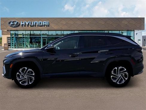 Used 2026 Hyundai Tucson Limited AWD/4WD image 3