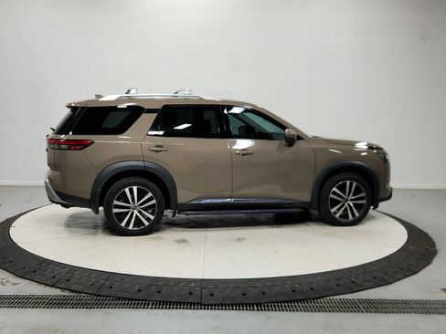 Used 2023 Nissan Pathfinder Platinum w/ Cargo Package AWD/4WD image 9