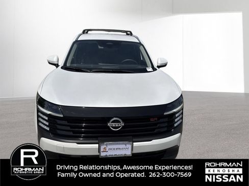 Used 2025 Nissan Kicks SR AWD/4WD image 9