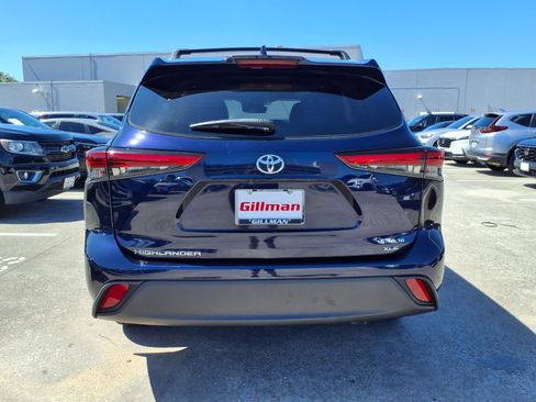Used 2023 Toyota Highlander XLE FWD image 25