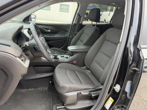 Used 2024 GMC Terrain SLE w/ Elevation Edition FWD image 11