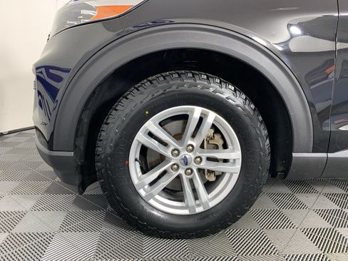 Used 2020 Ford Explorer XLT RWD image 11