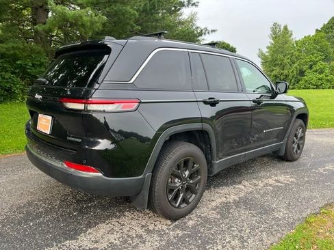 Used 2022 Jeep Grand Cherokee Limited w/ Trailer Tow Prep Group (B) AWD/4WD image 3