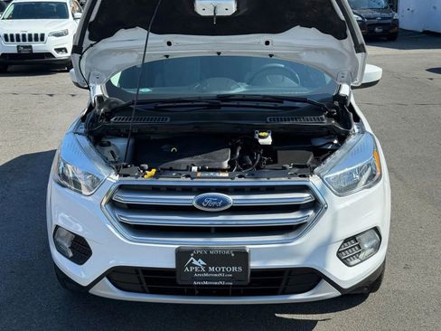 Used 2017 Ford Escape SE image 61
