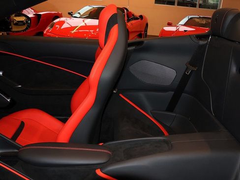 Certified 2025 Ferrari Roma Spider RWD image 85