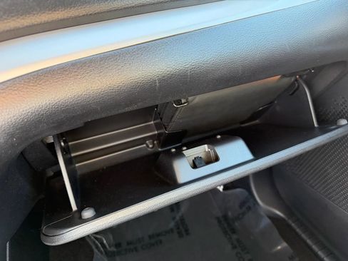 Used 2017 Dodge Journey SE w/ Flexible Seating Group image 28