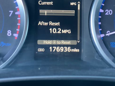 Used 2019 Toyota Highlander LE AWD/4WD image 24