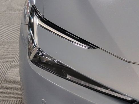 Used 2023 Toyota Prius LE FWD image 14