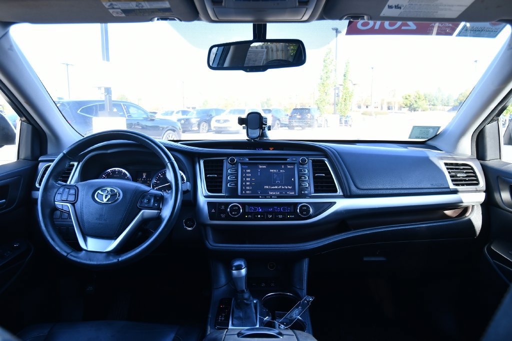 Used 2016 Toyota Highlander XLE AWD/4WD image 17