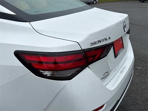 New 2025 Nissan Sentra SV w/ SV Premium Package image 12