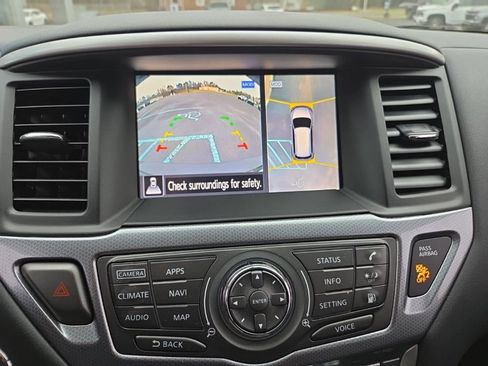 Used 2020 Nissan Pathfinder SL image 34