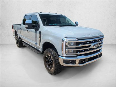 Used 2025 Ford F250 Lariat w/ Tremor Off-Road Package AWD/4WD image 3