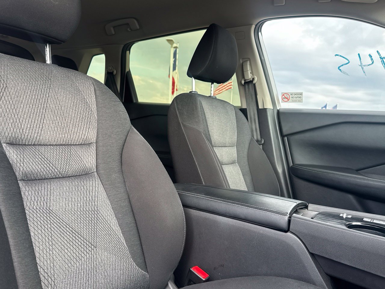 Certified 2025 Nissan Rogue SV FWD image 31