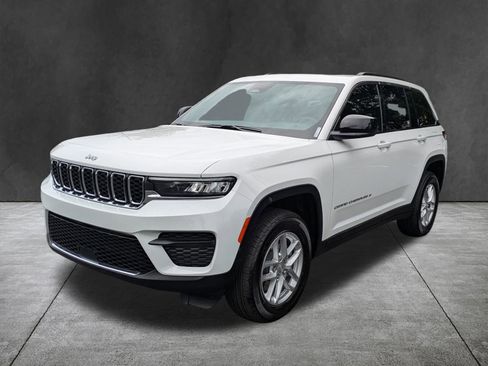 New 2026 Jeep Grand Cherokee Laredo X RWD image 8