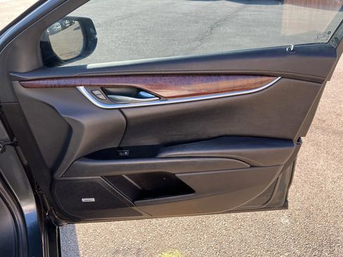 Used 2013 Cadillac XTS Luxury image 20