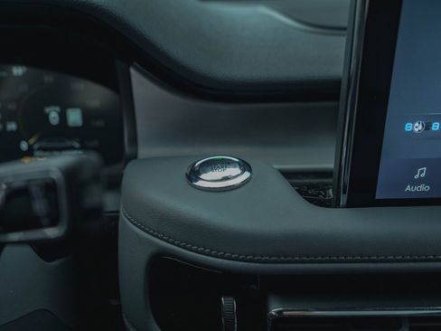 Used 2020 Lincoln Aviator Reserve w/ Equipment Group 201A image 14