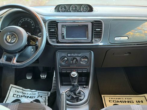 Used 2012 Volkswagen Beetle 2.0T image 11