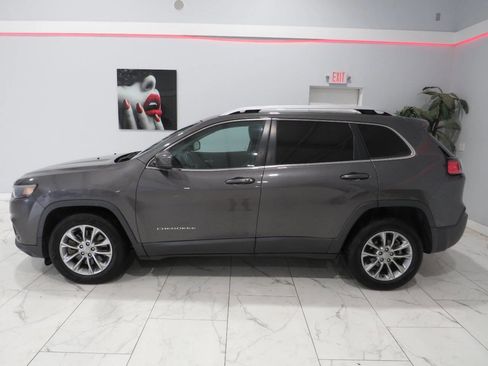 Used 2019 Jeep Cherokee Latitude Plus FWD image 6