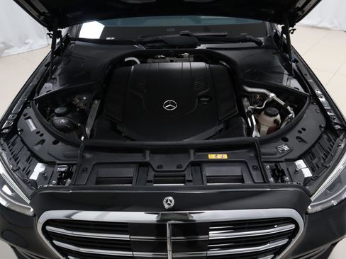 Used 2023 Mercedes-Benz S 580 4MATIC Sedan w/ AMG Line image 12